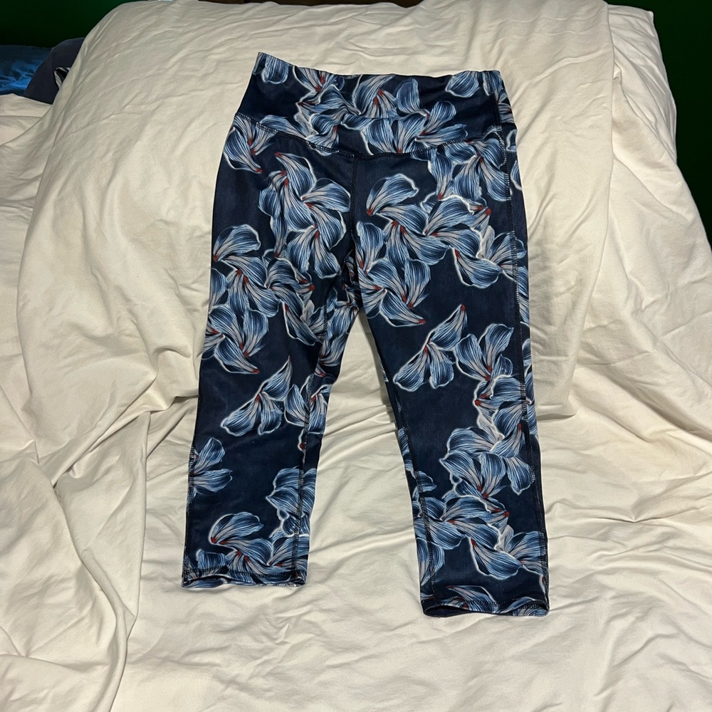 Champion brand capri leggings size medium